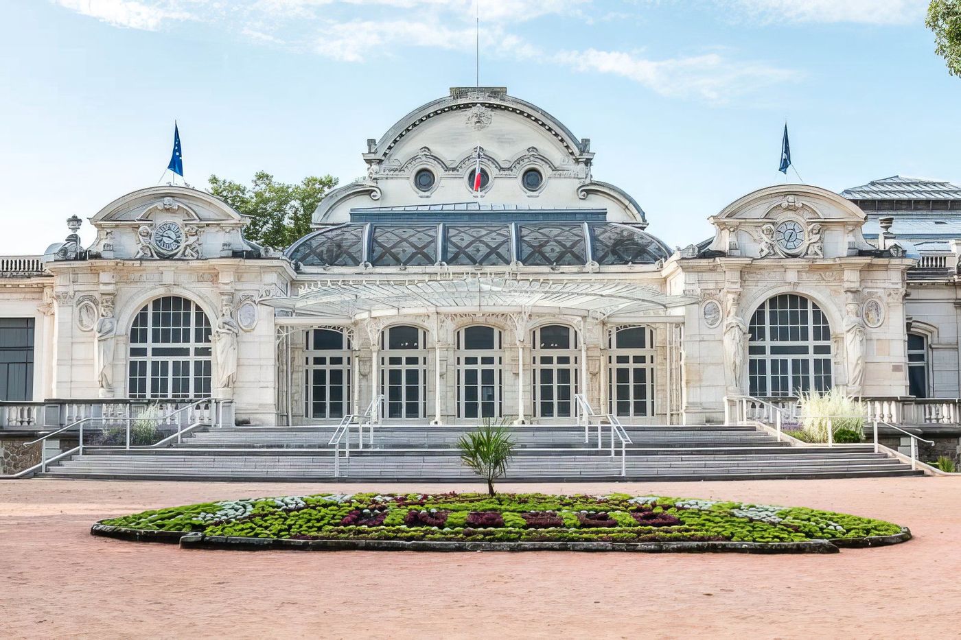 Vichy - La superbe façade du Grand Casino