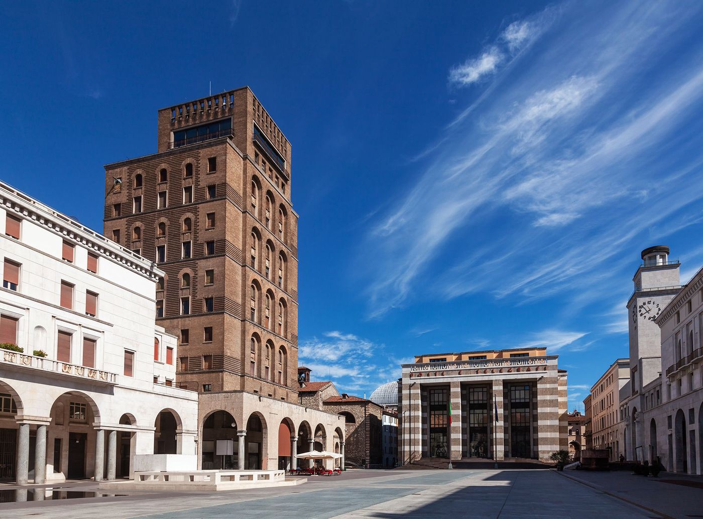 Brescia - Piazza della Vittoria