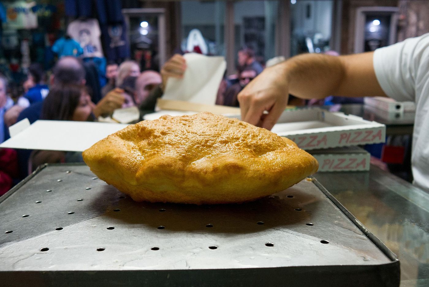 Pizza fritta Naples