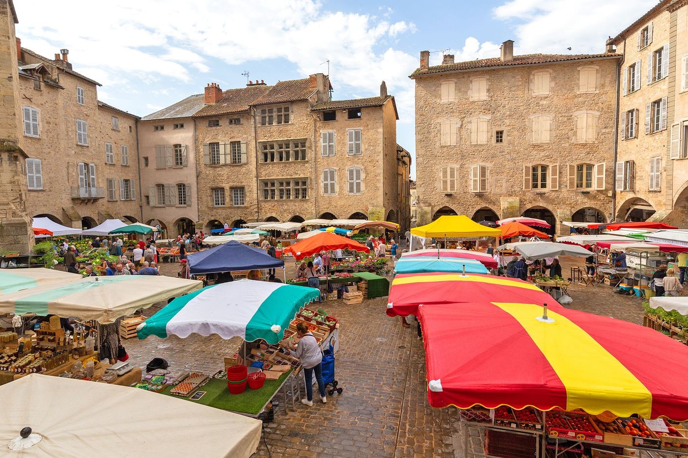 Place centrale, marché - Villefranche-de-Rouergue