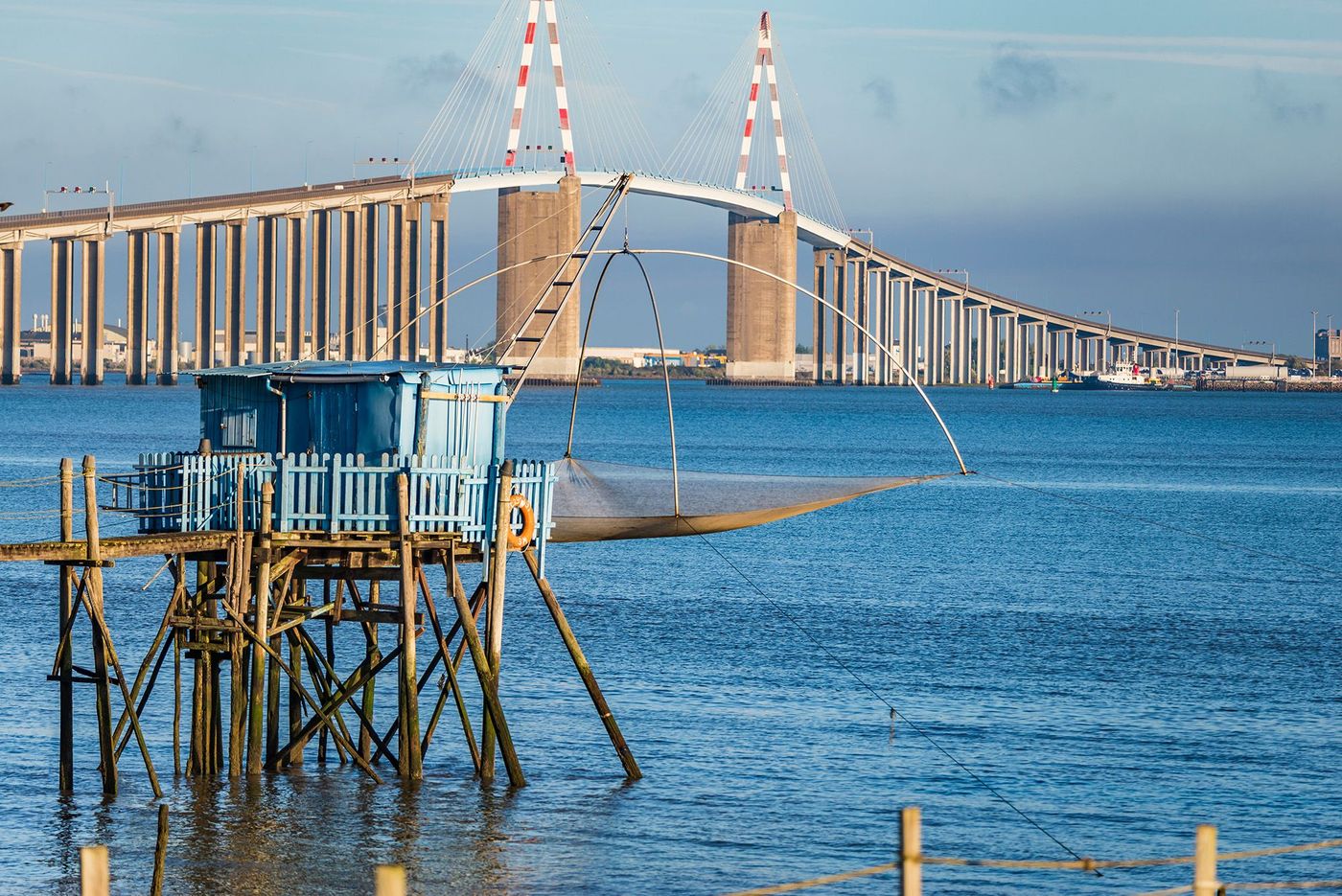 Pont de Saint-Nazaire - cabane de pêche