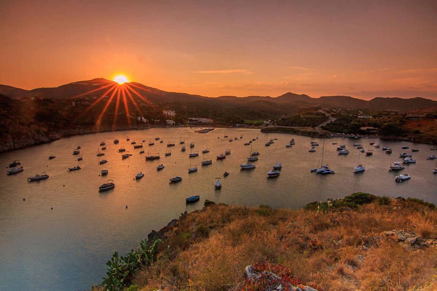 Port Lligat au coucher du soleil