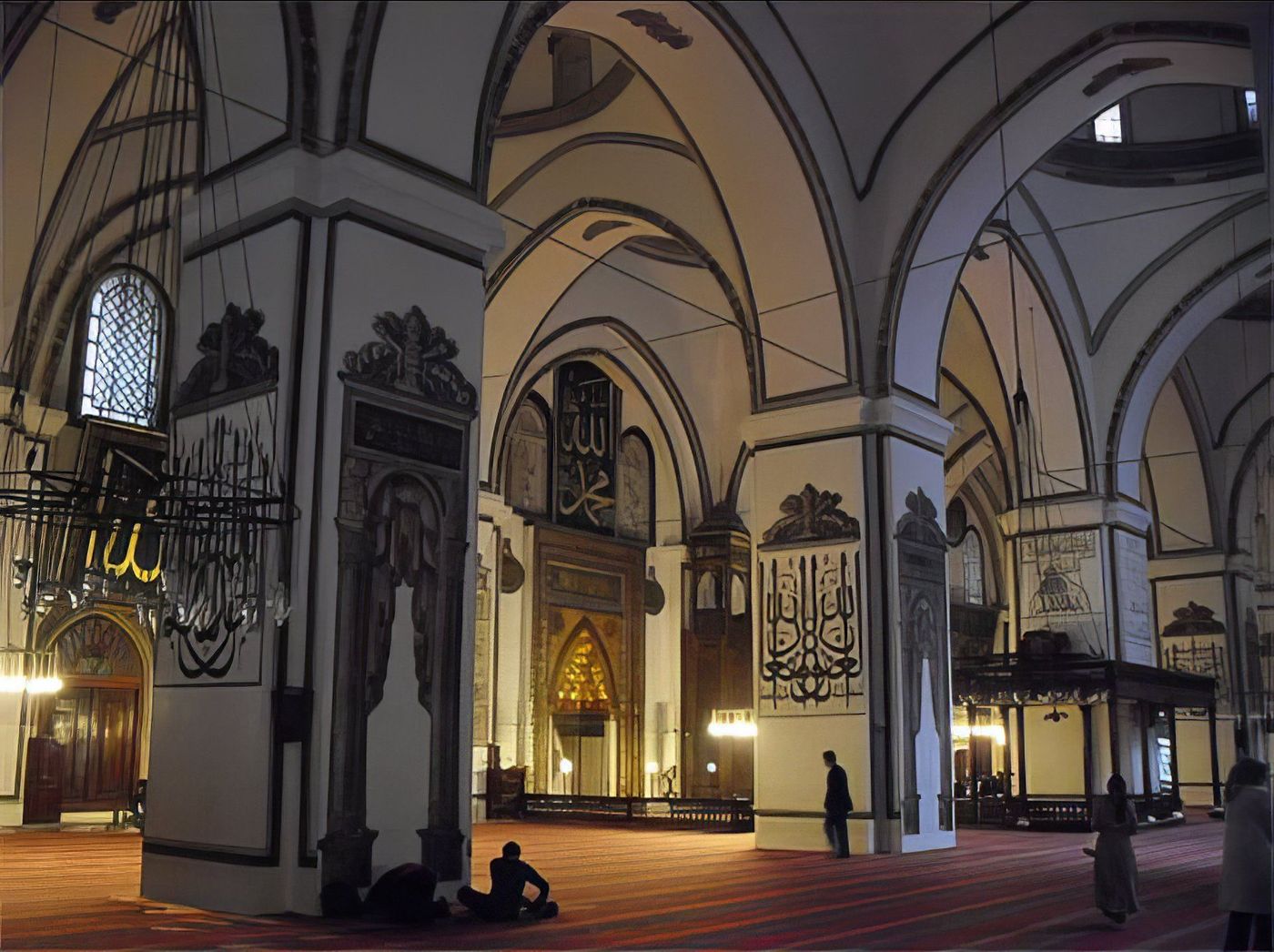 A l'intérieur de l'Ulu Camii