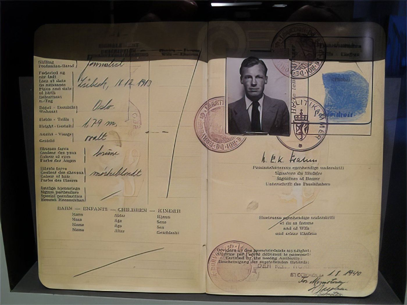 Musée Willy Brandt : fausse carte d'identité