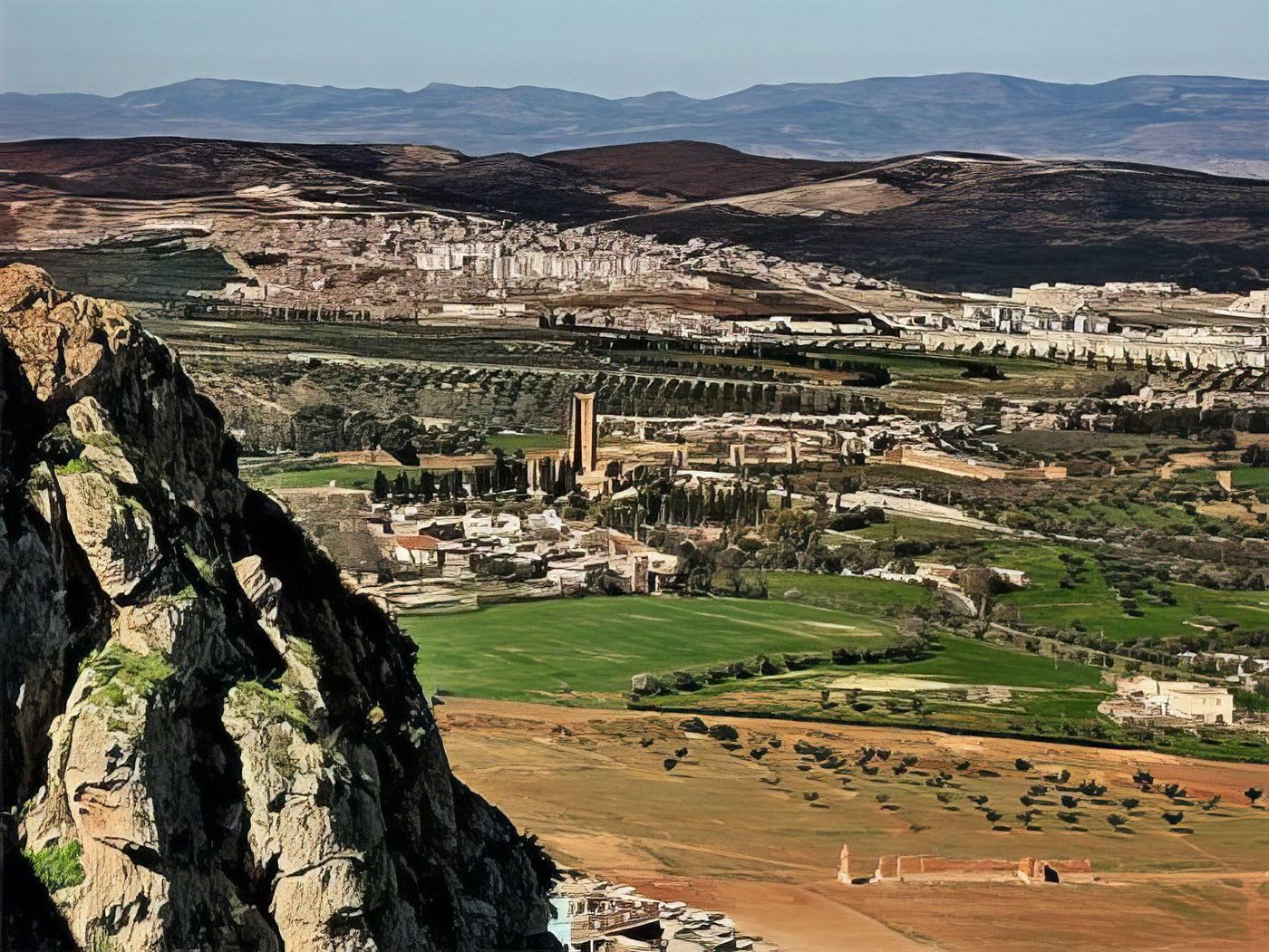 Vue d'en haut sur les ruines de Mansourah