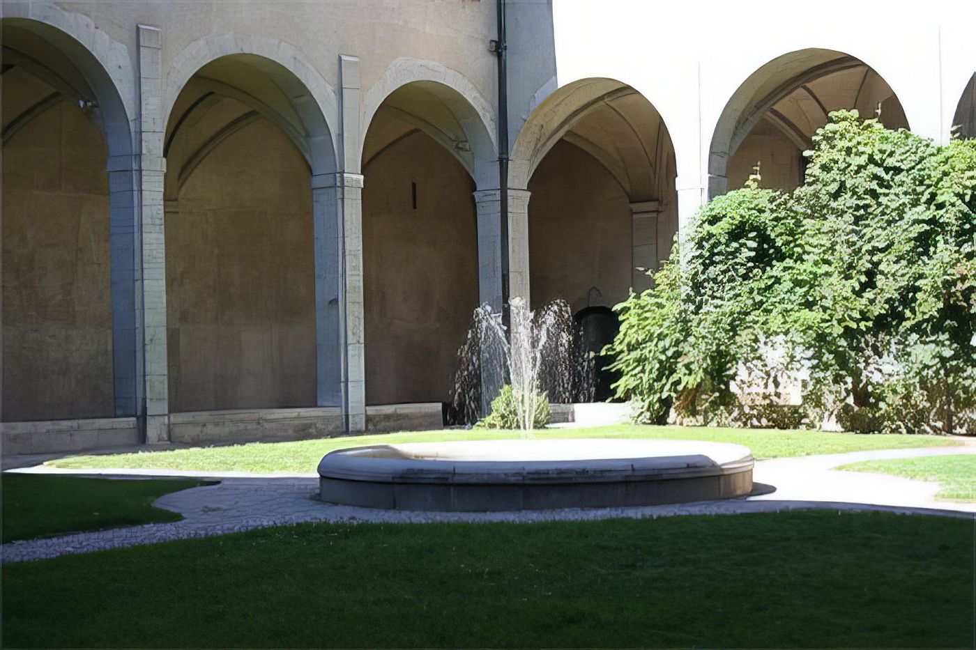 Chambéry - Dans l'ancien couvent des Franciscains