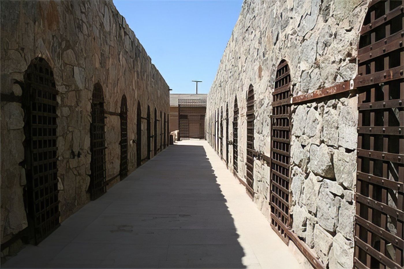 Ancienne prison-couloir