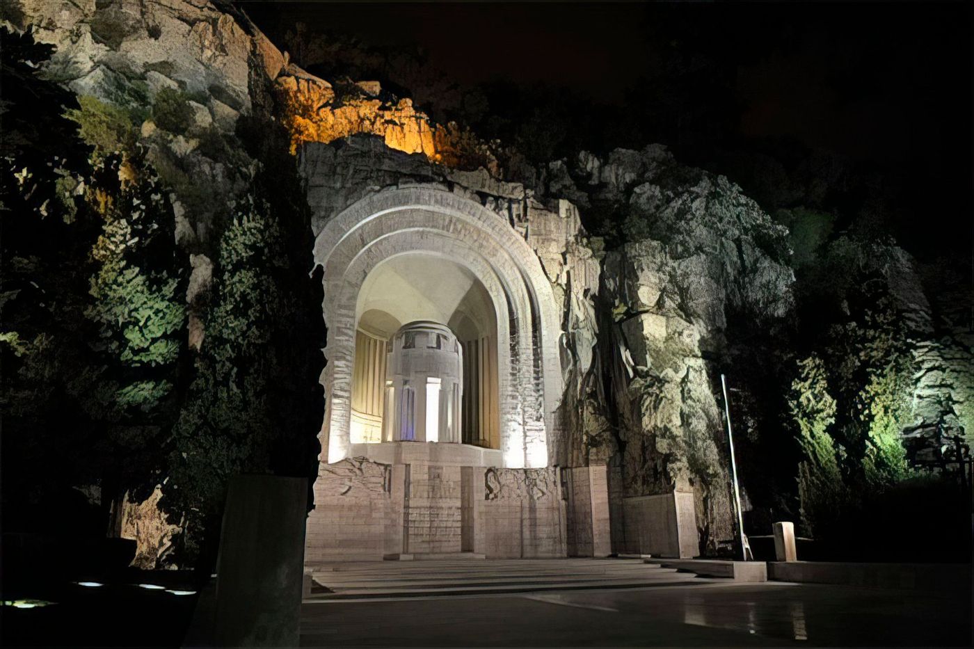 Monument aux morts de Nice