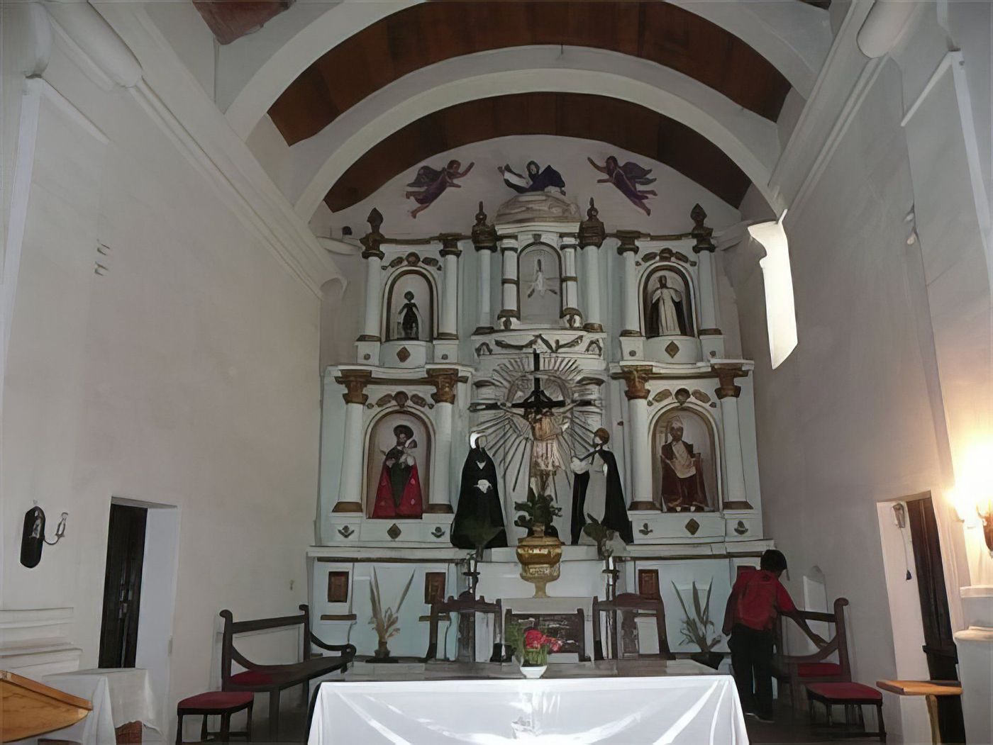 Cachi, intérieur de l'église