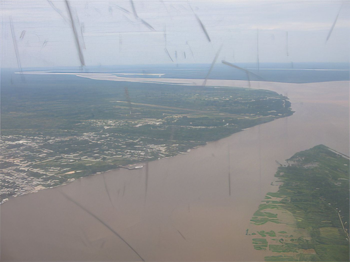 Arrivée dans la ville de Leticia sue le bord  fleuve Amazone.