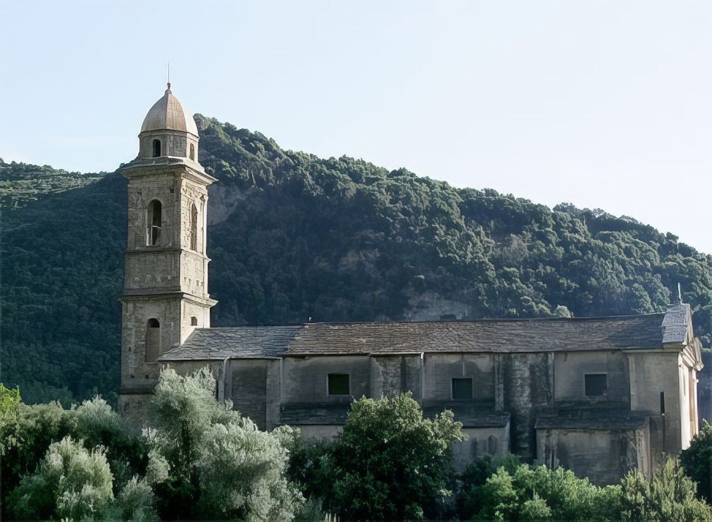 L'église de Farinole (Cap Corse)