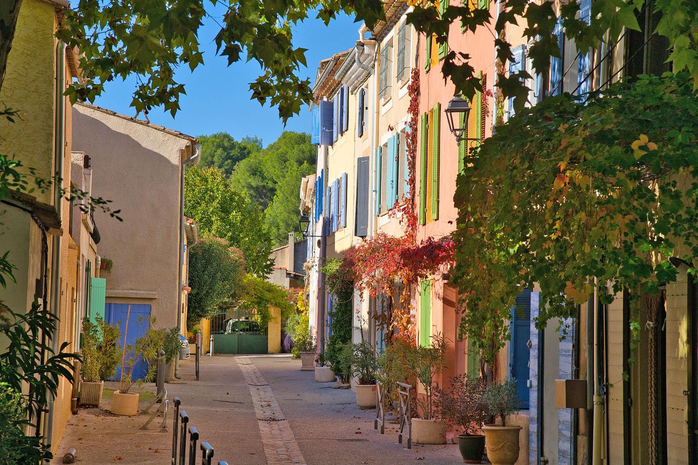 Puyloubier village