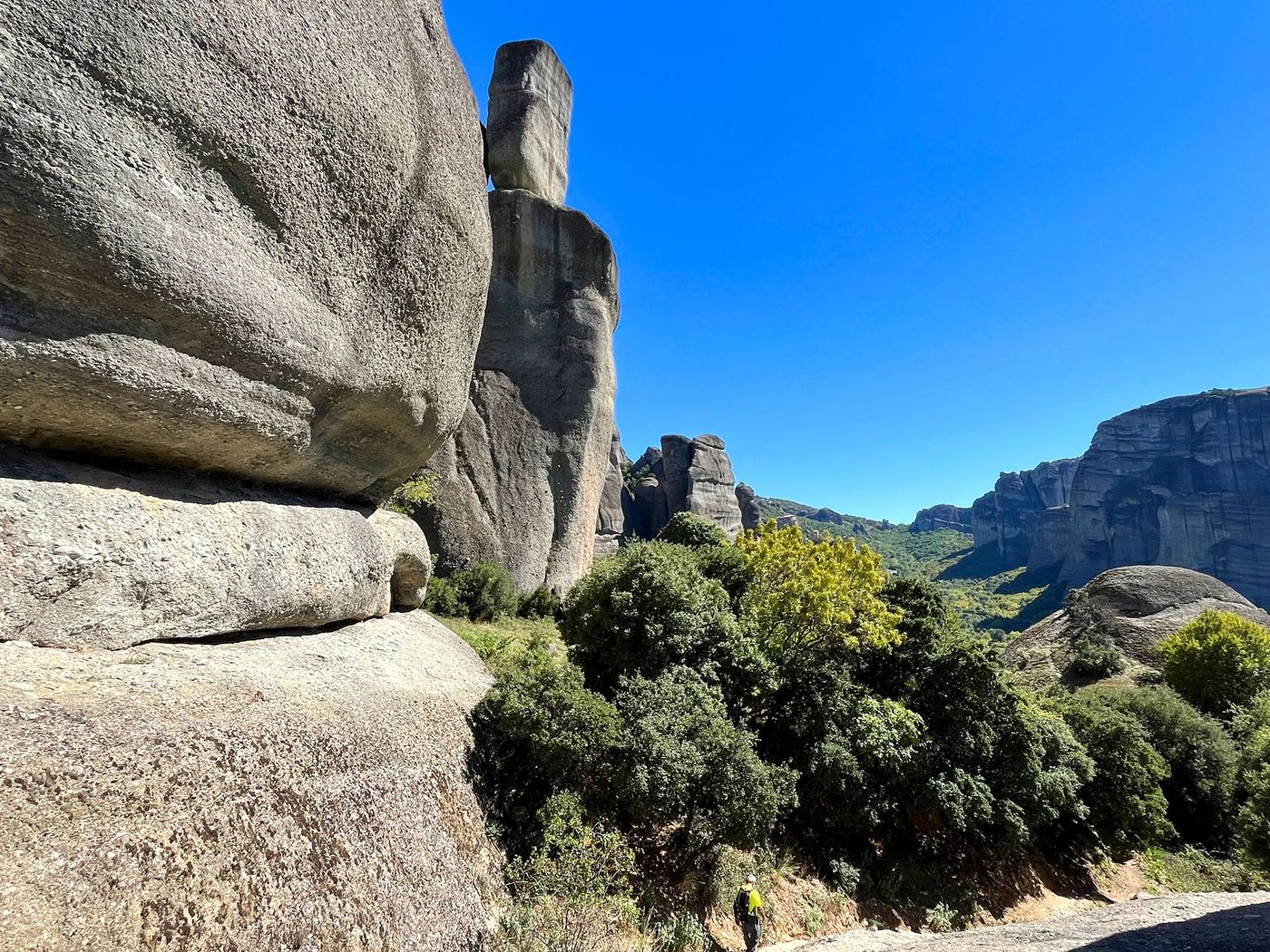 Randonner entre les rochers