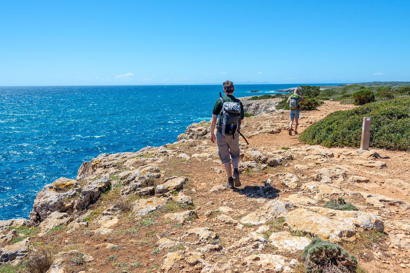 Randonneurs sur le camí de cavalls
