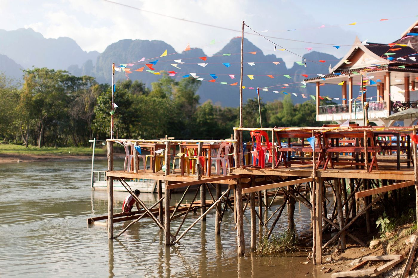 Restaurant sur pilotis - Vang Vieng