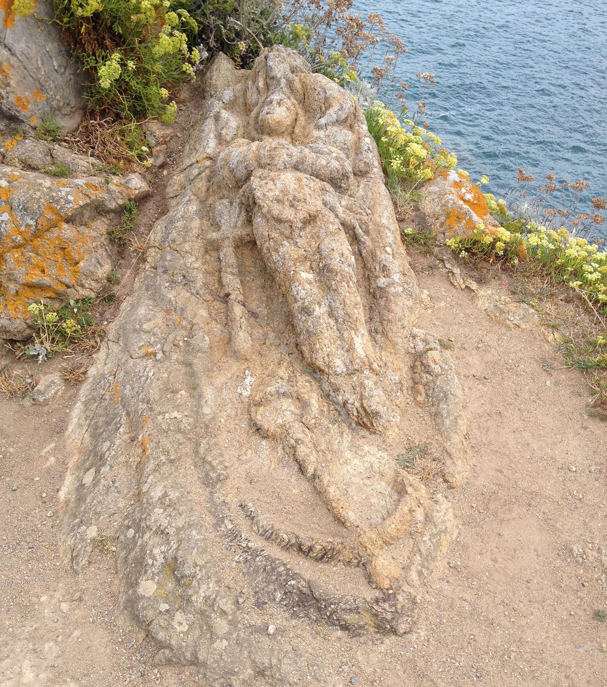 Rochers Rotheneuf Statues