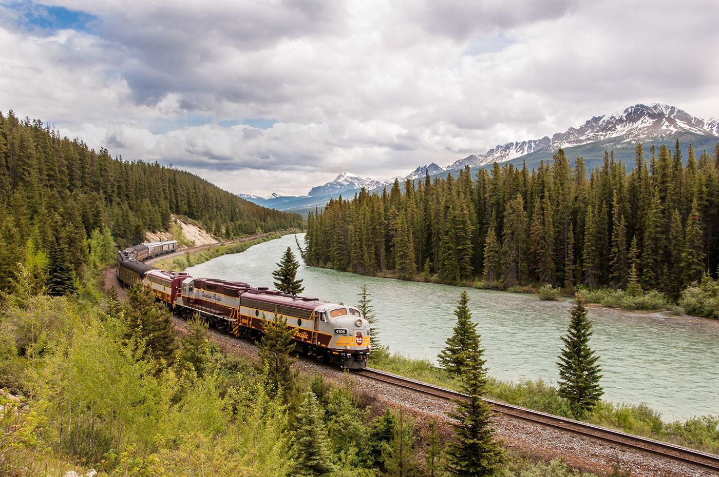 Canada Train Royal Canadian Pacific
