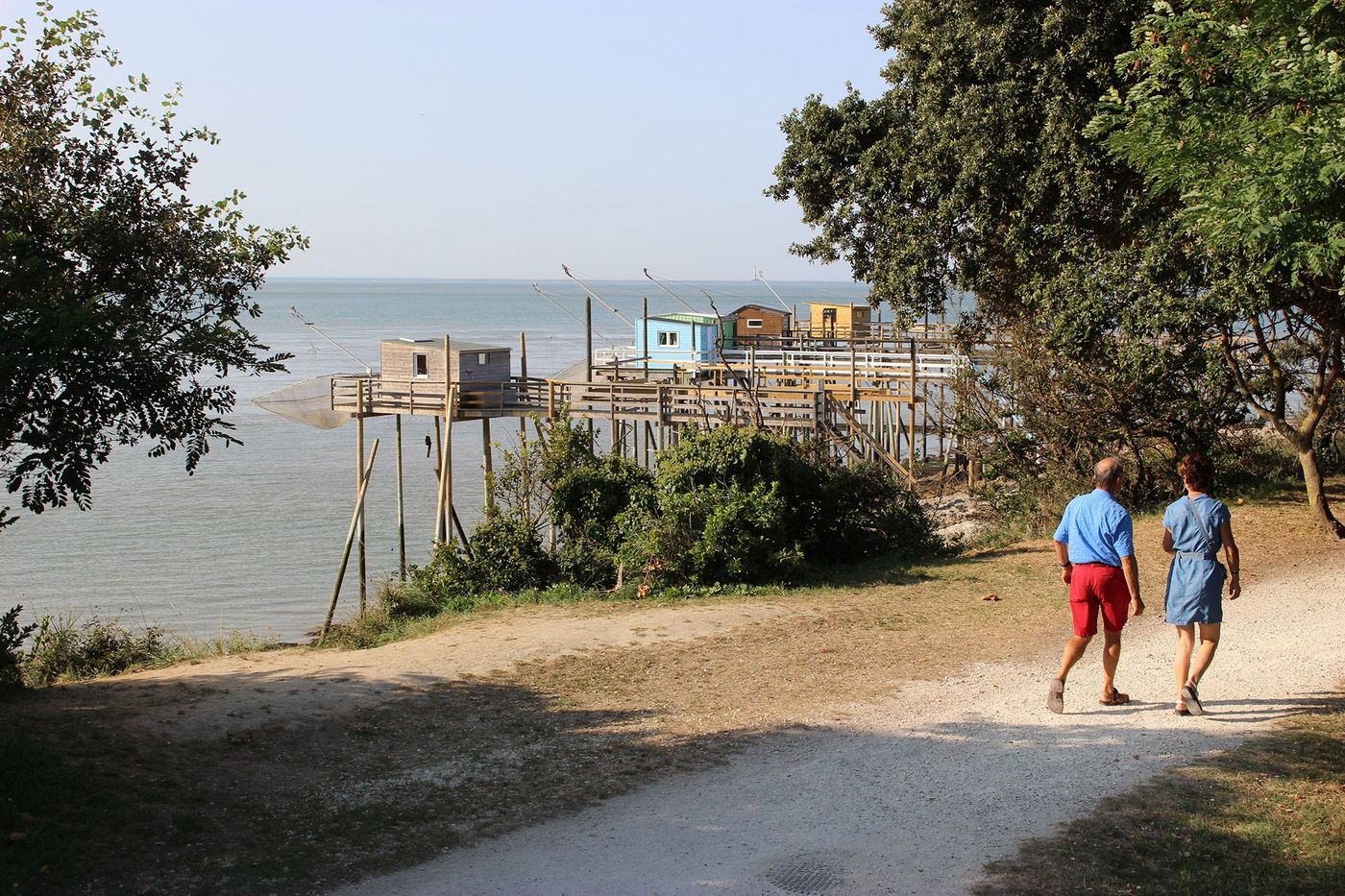 Saint-Palais-sur-Mer - carrelets le long du sentier des Douaniers