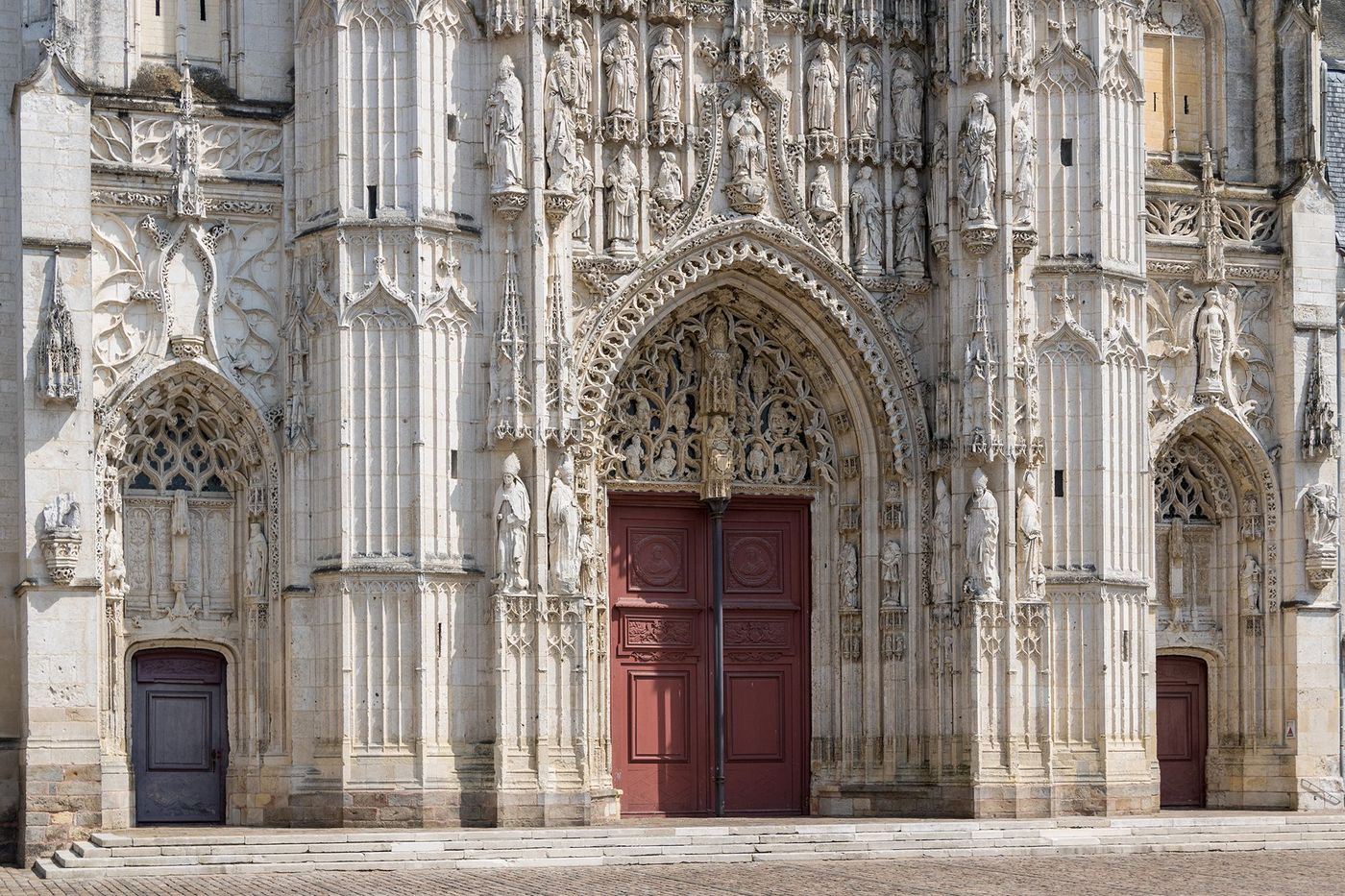 Portail de l'église abbatiale de Saint-Riquier