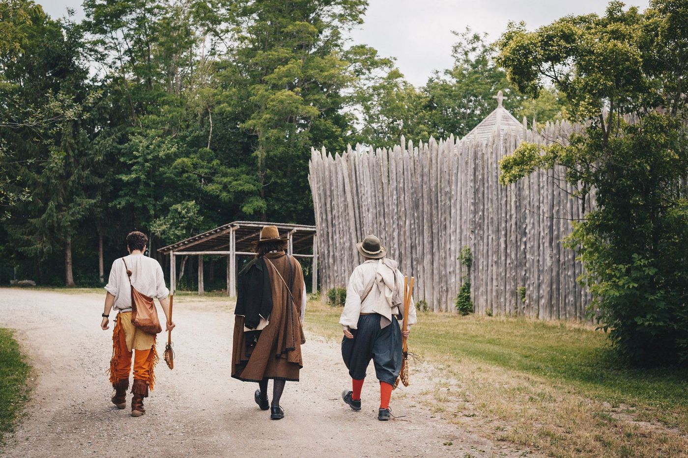 Sainte-Marie-au-pays-des-Hurons - Tenues traditionnelles
