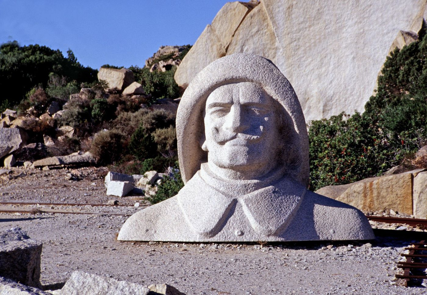 Sardaigne Santo Stefano Statue de Costanzo Ciano