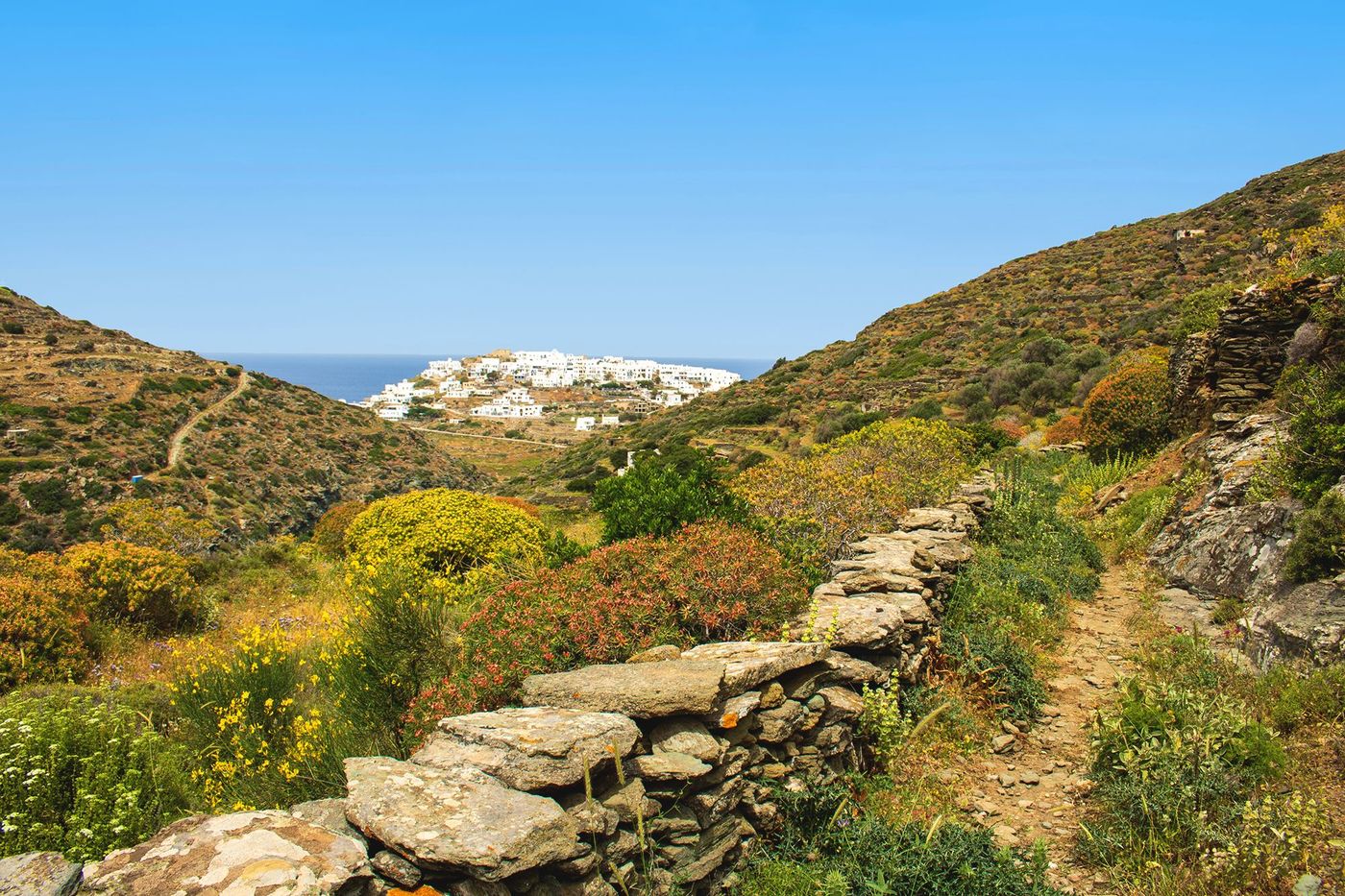 Sentier dans la vallée d’Erkies - Sifnos