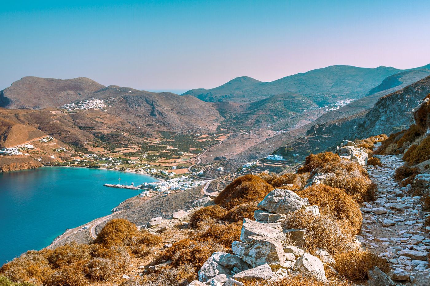 Sentier en direction du port d’Aegiali - Amorgos
