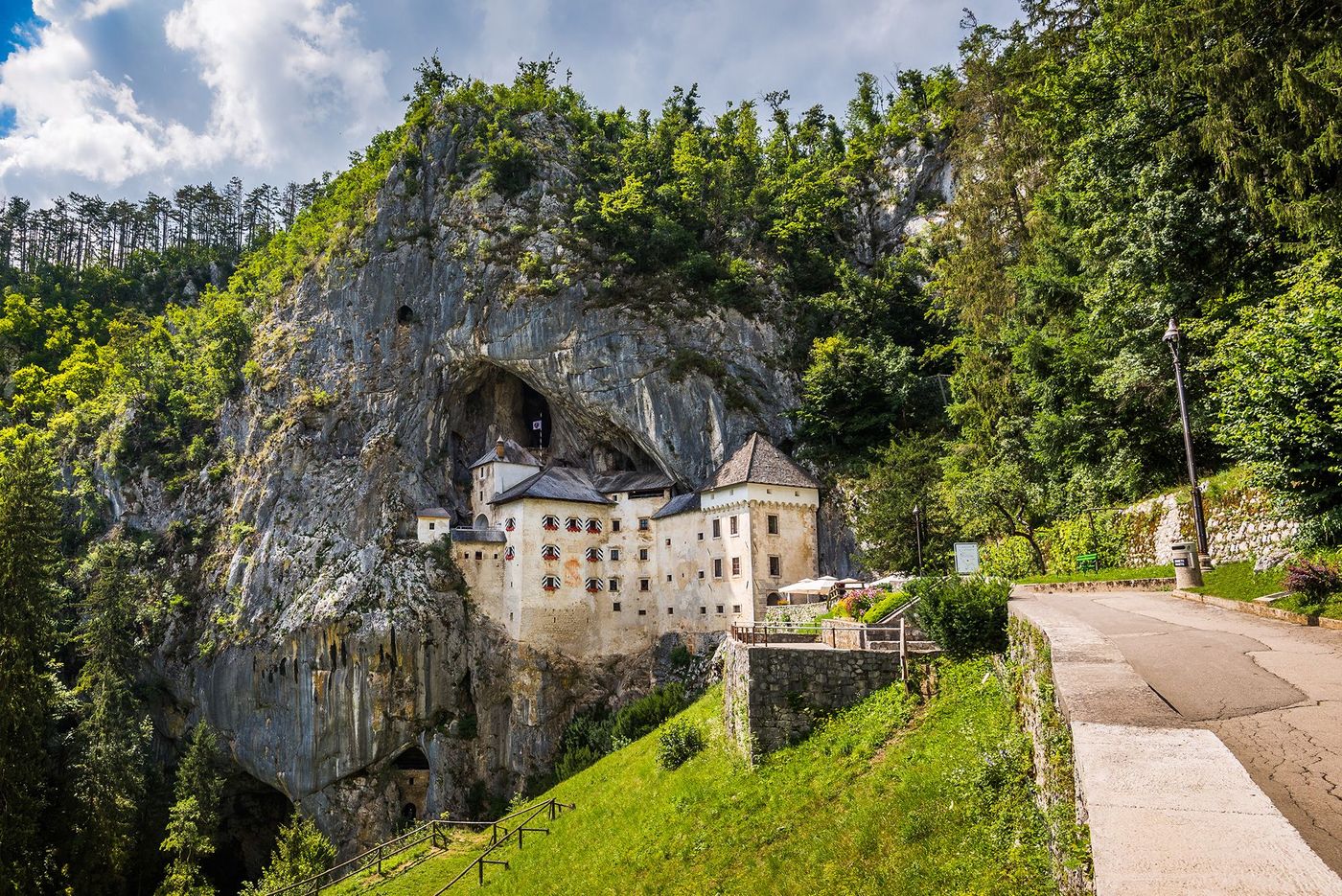 Slovénie Château de Predjama
