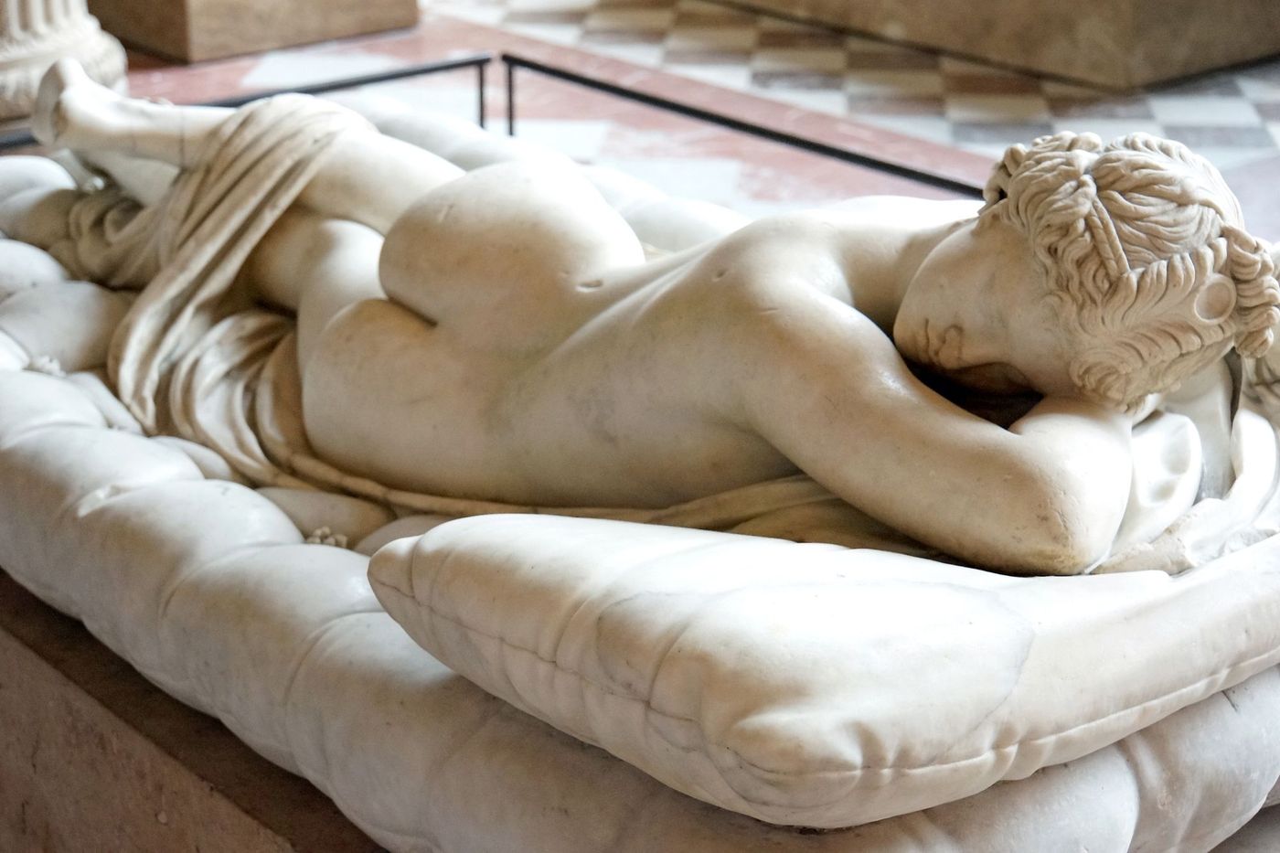 Statue Louvre Paris