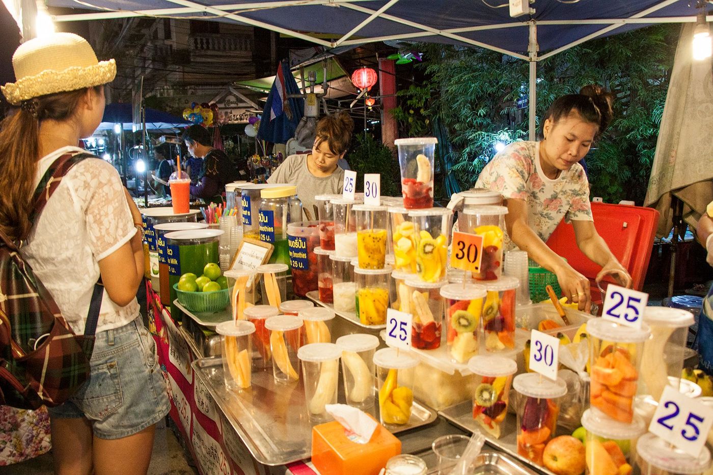 Street food Chiang Mai Jus fruits
