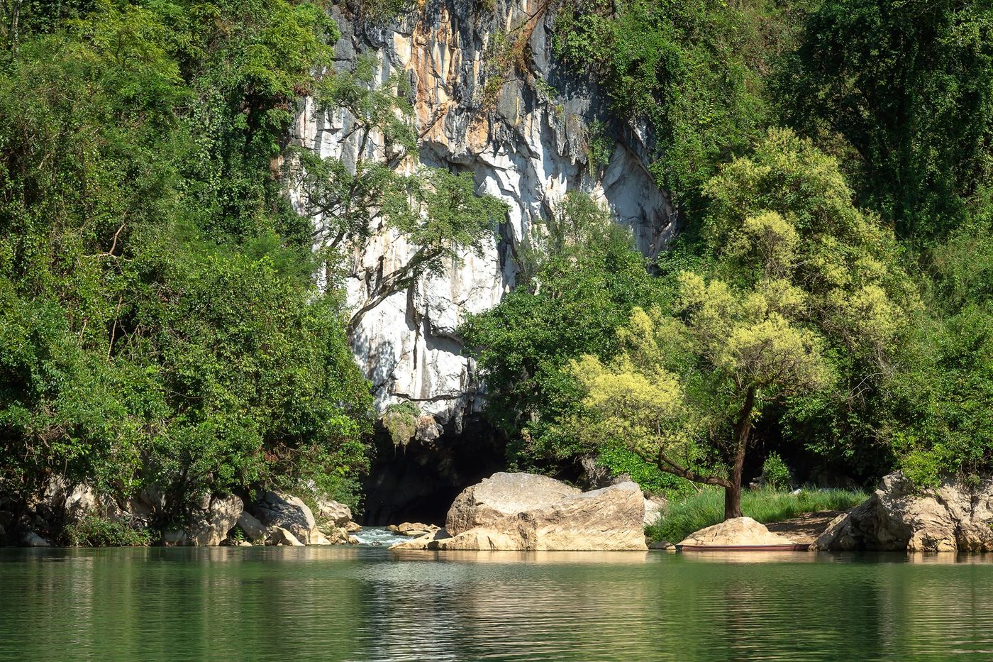 Tham Kong Lo