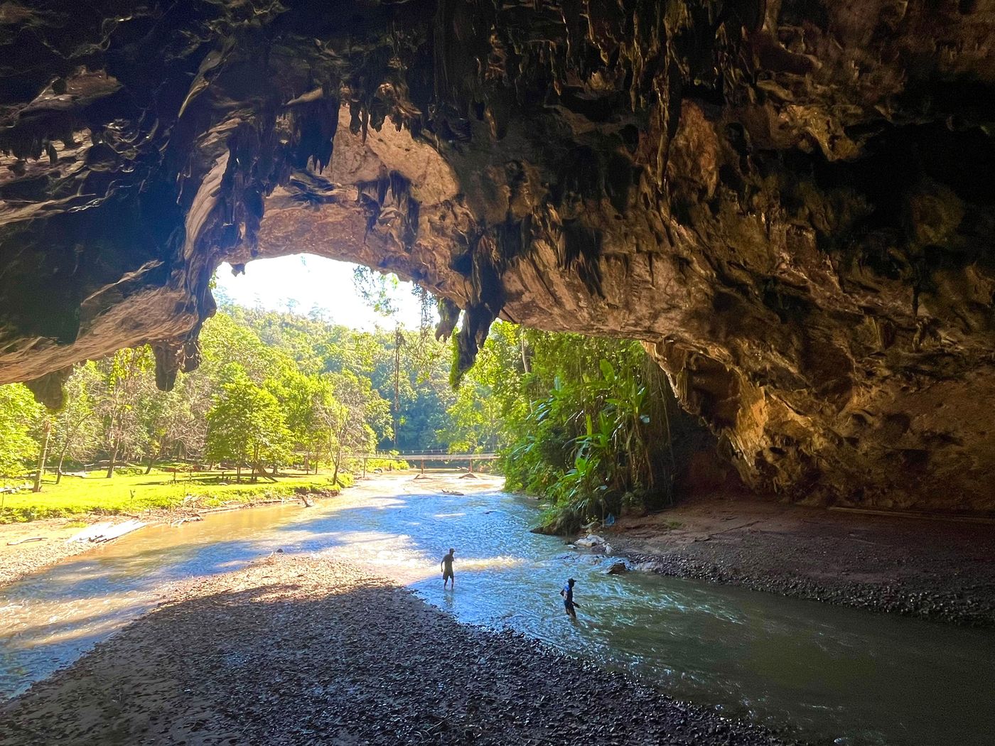 Tham Lod Cave