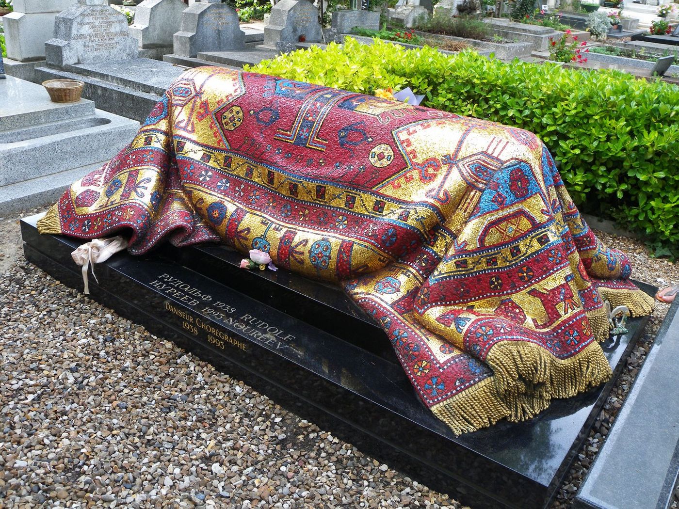 Sainte-Geneviève-des-Bois Tombe de Rudolf Noureev