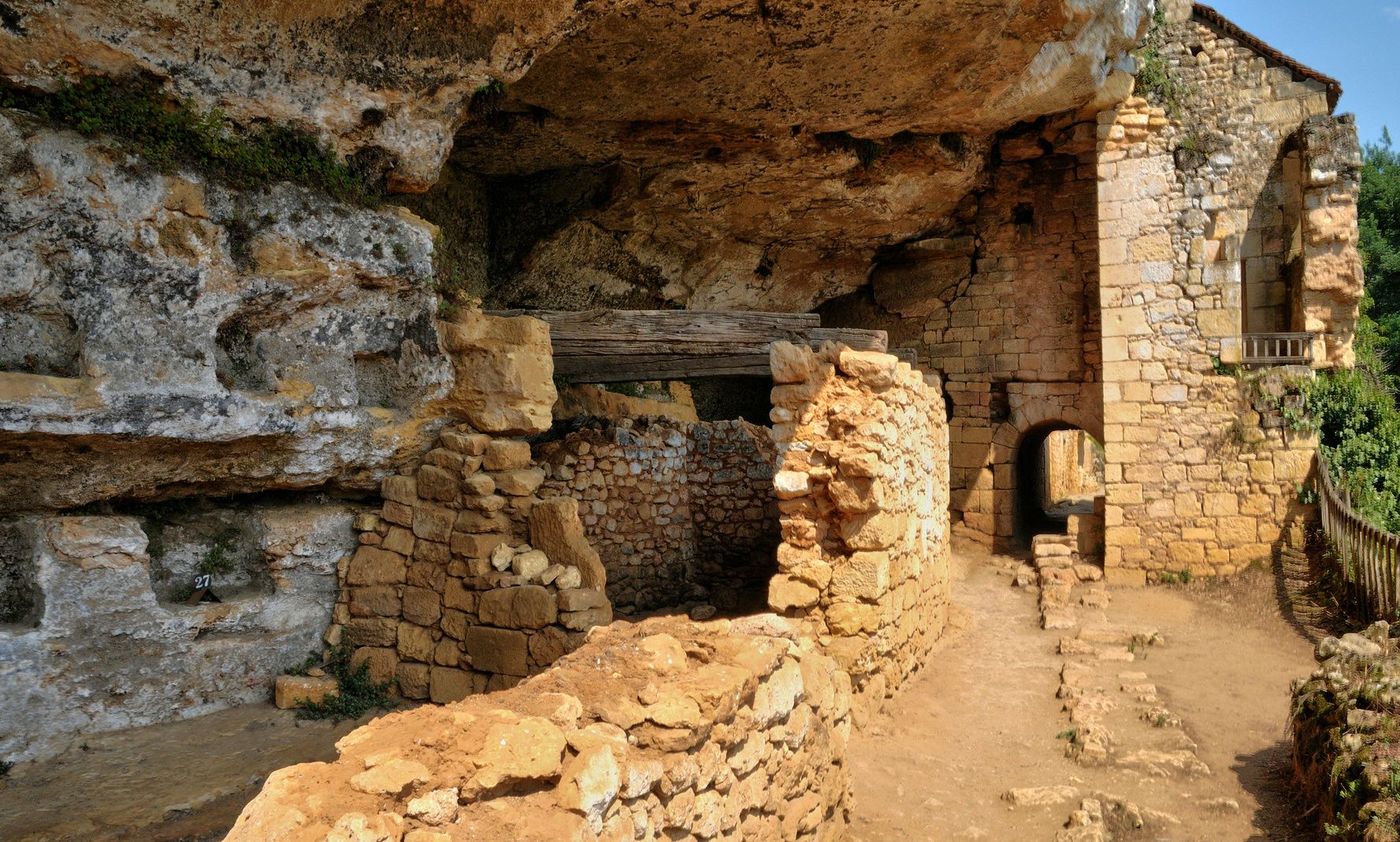 Tursac Village troglodityque de La Madeleine
