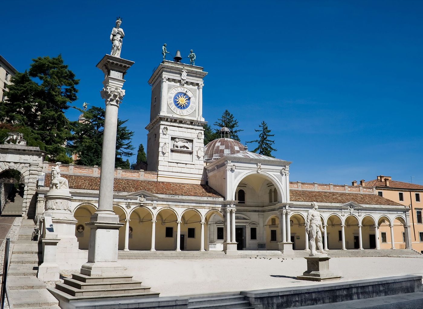 Udine - piazza Libertà et son portique de San Giovanni