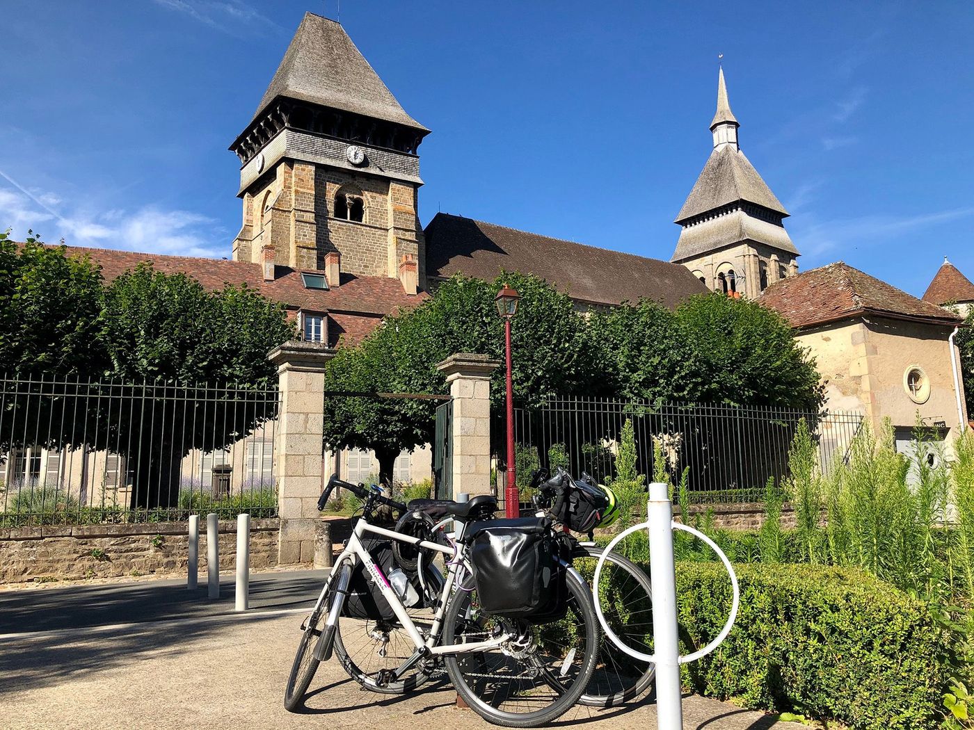 Vélo à Chambon-sur-Voueize - Abbatiale Sainte-Valérie