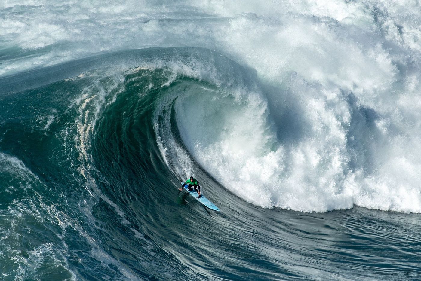 Vague à Nazaré