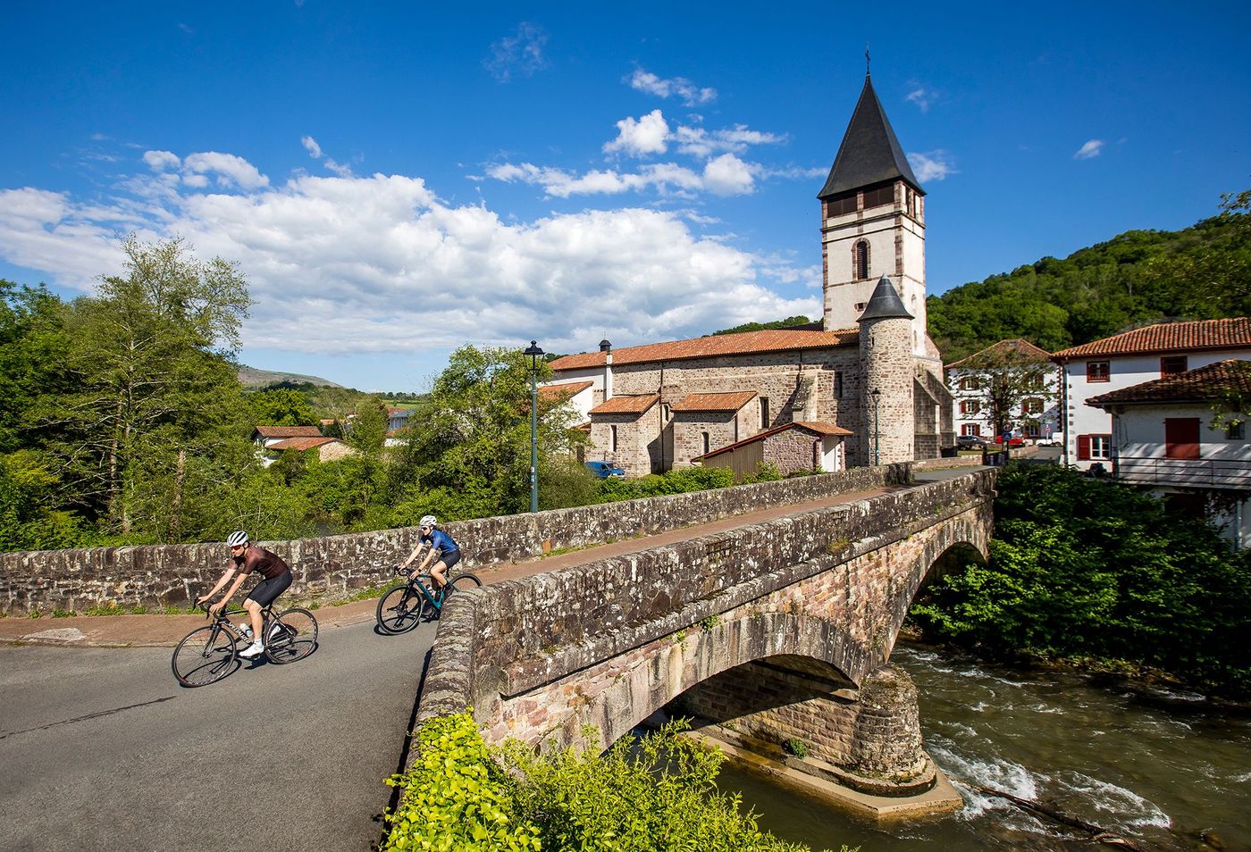Vélo dans le village de Saint-Étienne-de-Baïgorry