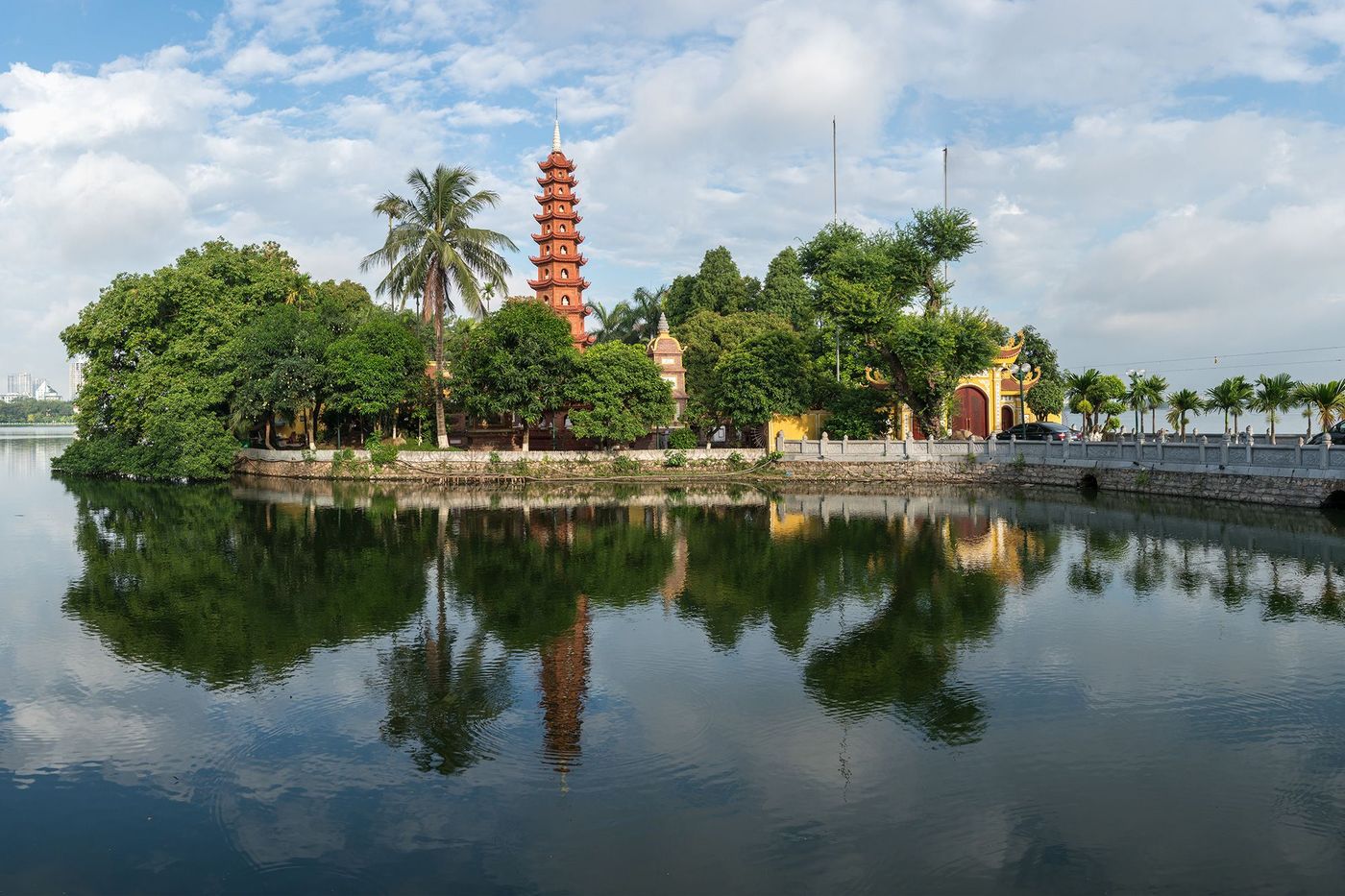 Vietnam Hanoi Lac de l'Ouest Pagode Tran Quoc