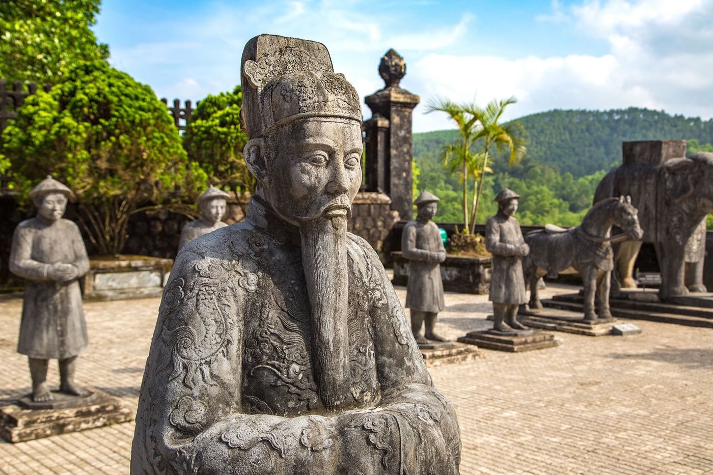 Vietnam Hue Tmbe Khai Dinh