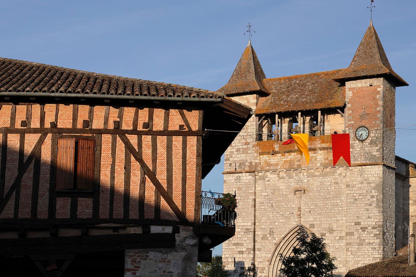 Villeréal - maison et église