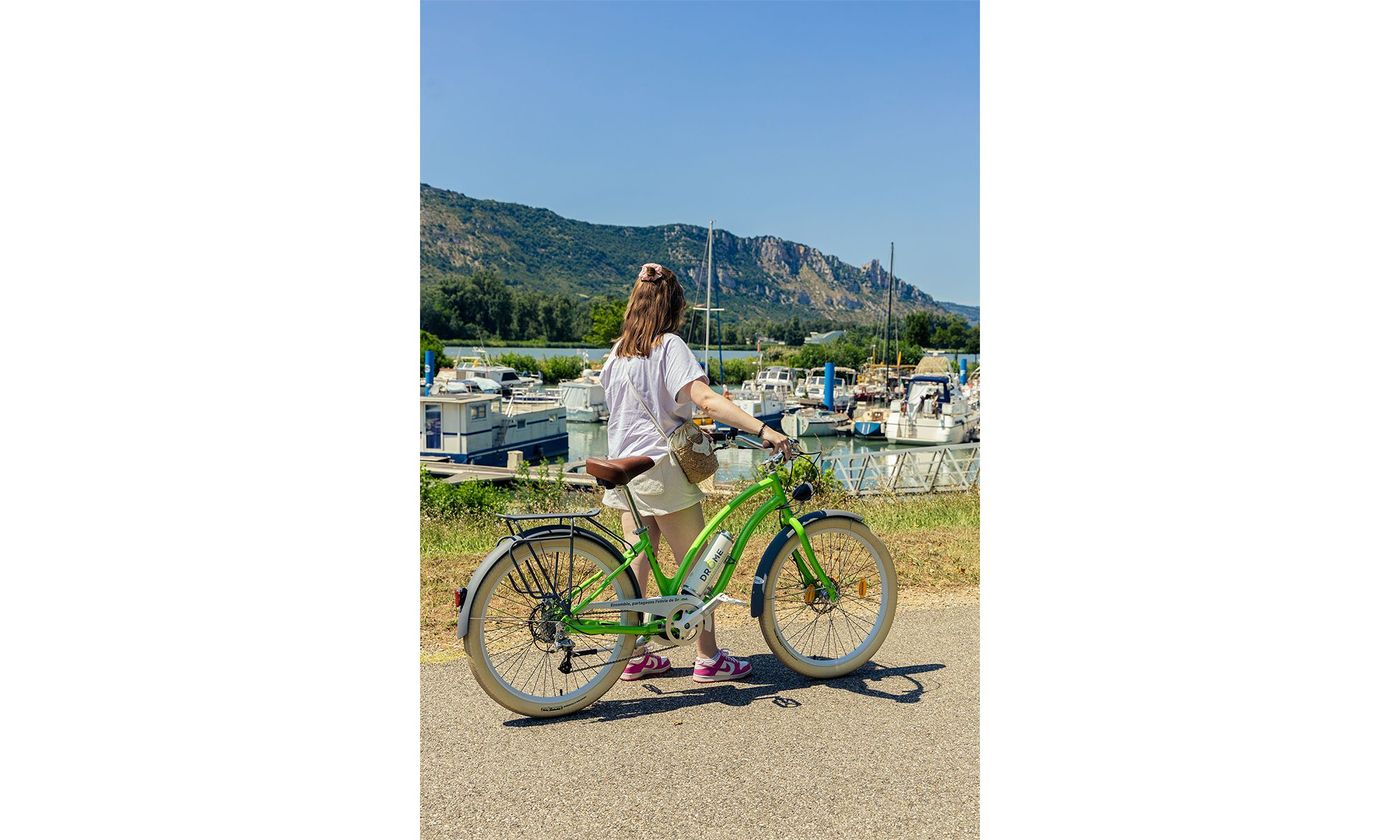 Vélo au Port de l'Épervière © B.Balay - Drôme Attractivité