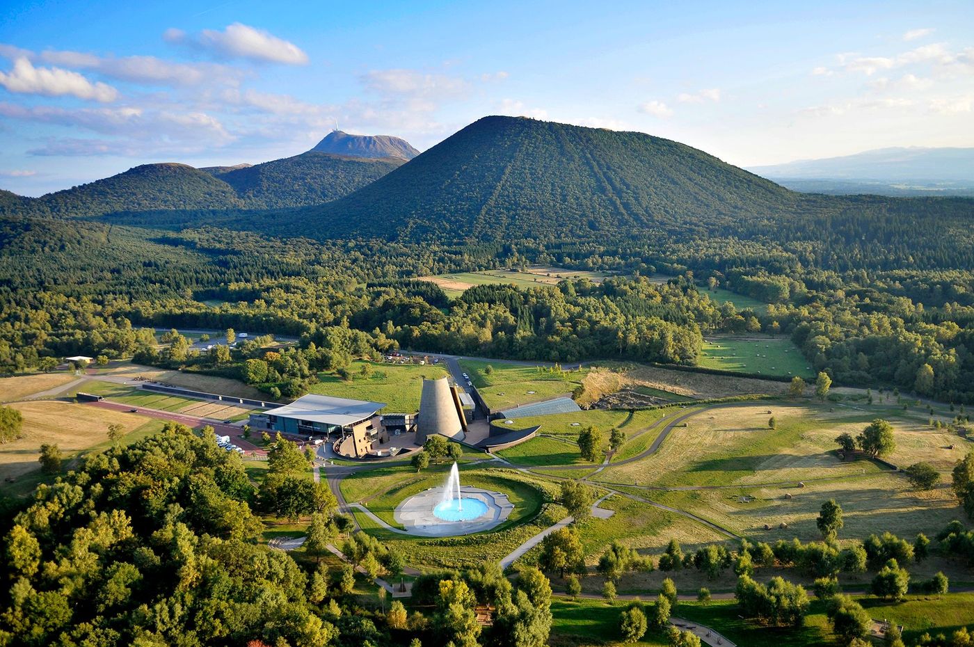 Vue aérienne de Vulcania