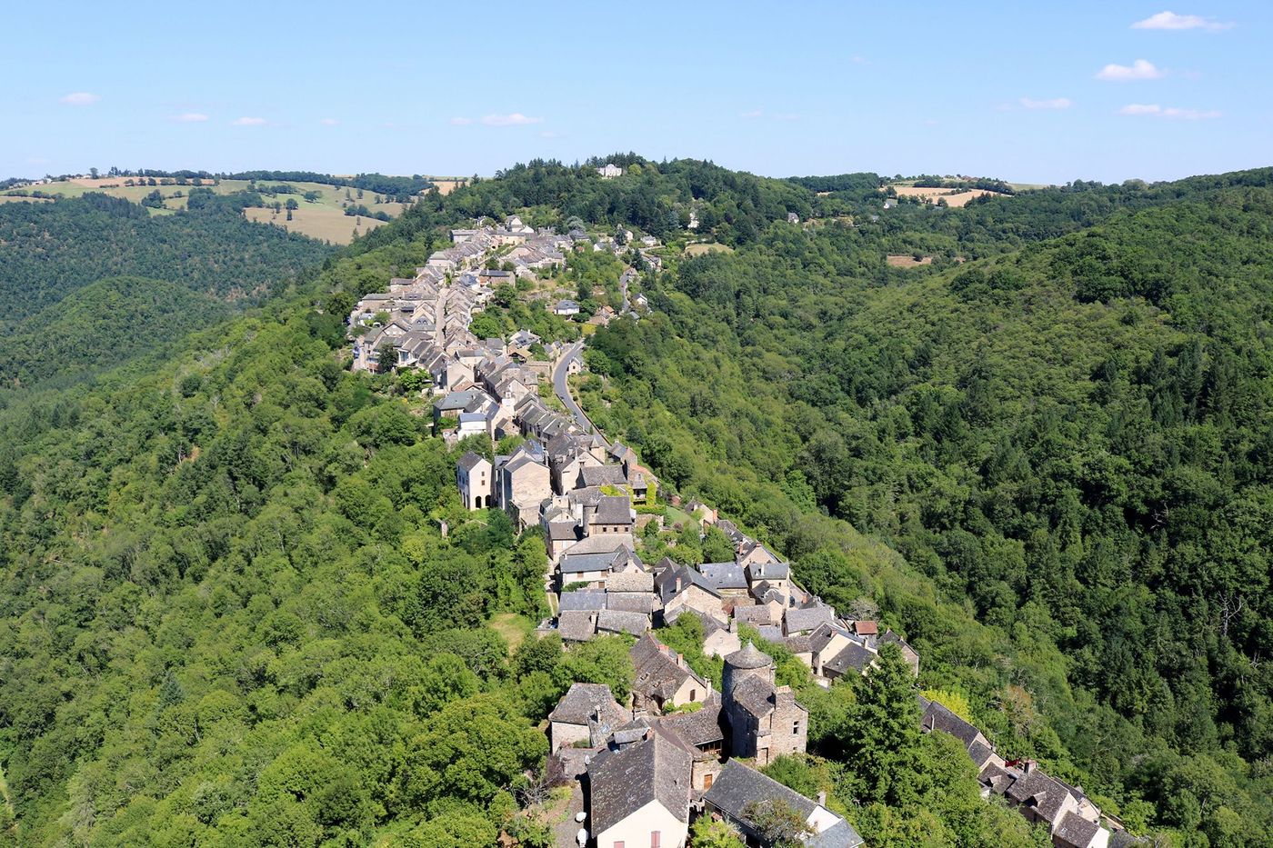 Vue sur le village depuis la forteresse de Najac