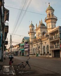 Birmanie Moulmein Lower main Street