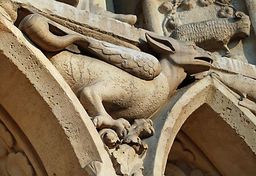 Dragon ailé Notre-Dame