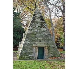 Monceau pyramide