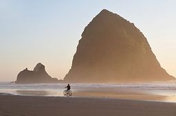 Oregon Cannon Beach Haystack