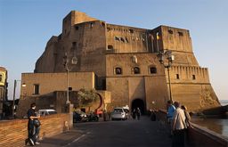 Castel dell'Ovo (Château de l'Œuf)